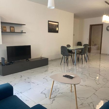 Sliema Centrally Located Apt Exterior photo